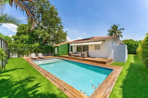 646 NE 83rd Street Miami FL 33138