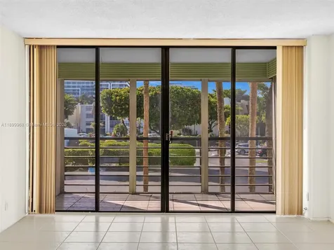 20500 W Country Club Drive Aventura FL 33180