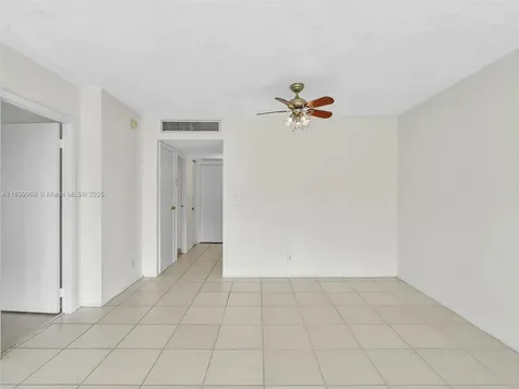 20500 W Country Club Drive Aventura FL 33180