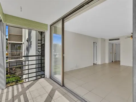 20500 W Country Club Drive Aventura FL 33180
