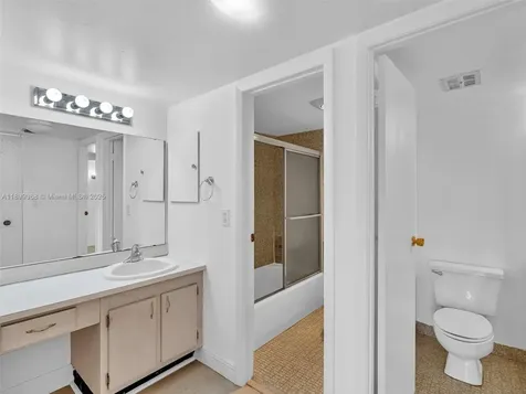 20500 W Country Club Drive Aventura FL 33180