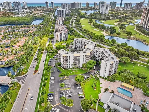 20500 W Country Club Drive Aventura FL 33180