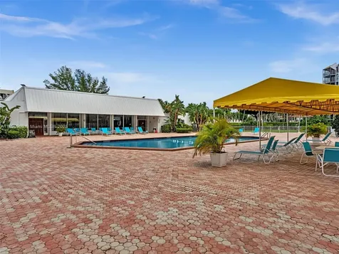 20500 W Country Club Drive Aventura FL 33180