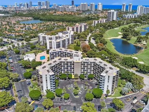 20500 W Country Club Drive Aventura FL 33180