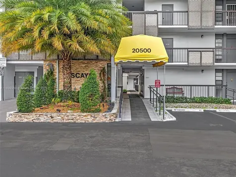 20500 W Country Club Drive Aventura FL 33180