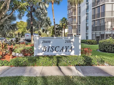 20500 W Country Club Drive Aventura FL 33180