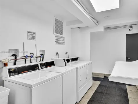 20500 W Country Club Drive Aventura FL 33180