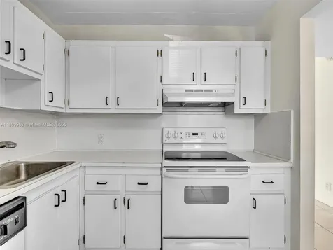 20500 W Country Club Drive Aventura FL 33180