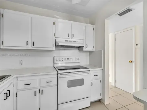 20500 W Country Club Drive Aventura FL 33180