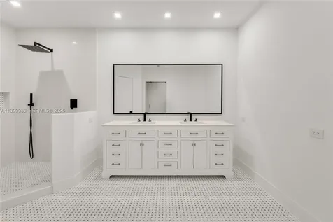 848 Brickell Key Drive Miami FL 33131