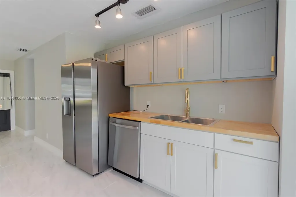 246 NE 13th Street Delray Beach FL 33444