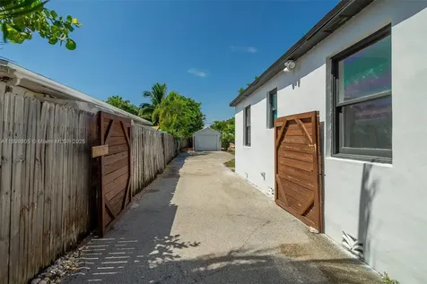 246 NE 13th Street Delray Beach FL 33444