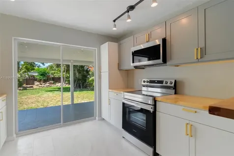 246 NE 13th Street Delray Beach FL 33444