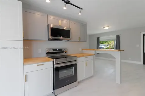 246 NE 13th Street Delray Beach FL 33444