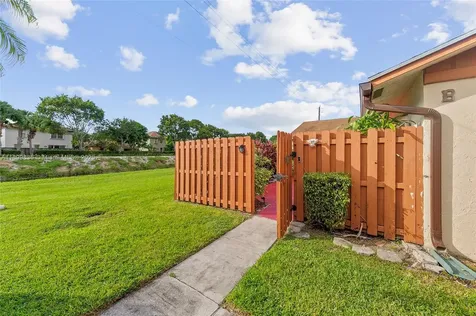 1101 Summit Place Circle West Palm Beach FL 33415