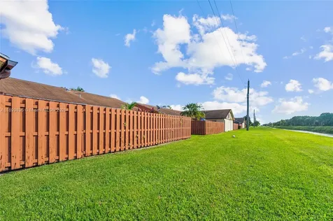 1101 Summit Place Circle West Palm Beach FL 33415