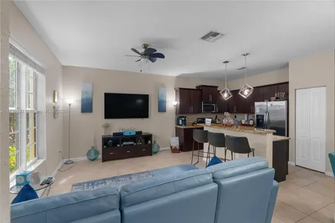 278 SW 7th Court Pompano Beach FL 33060