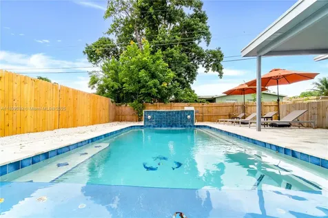 3961 NW 34th Avenue Lauderdale Lakes FL 33309