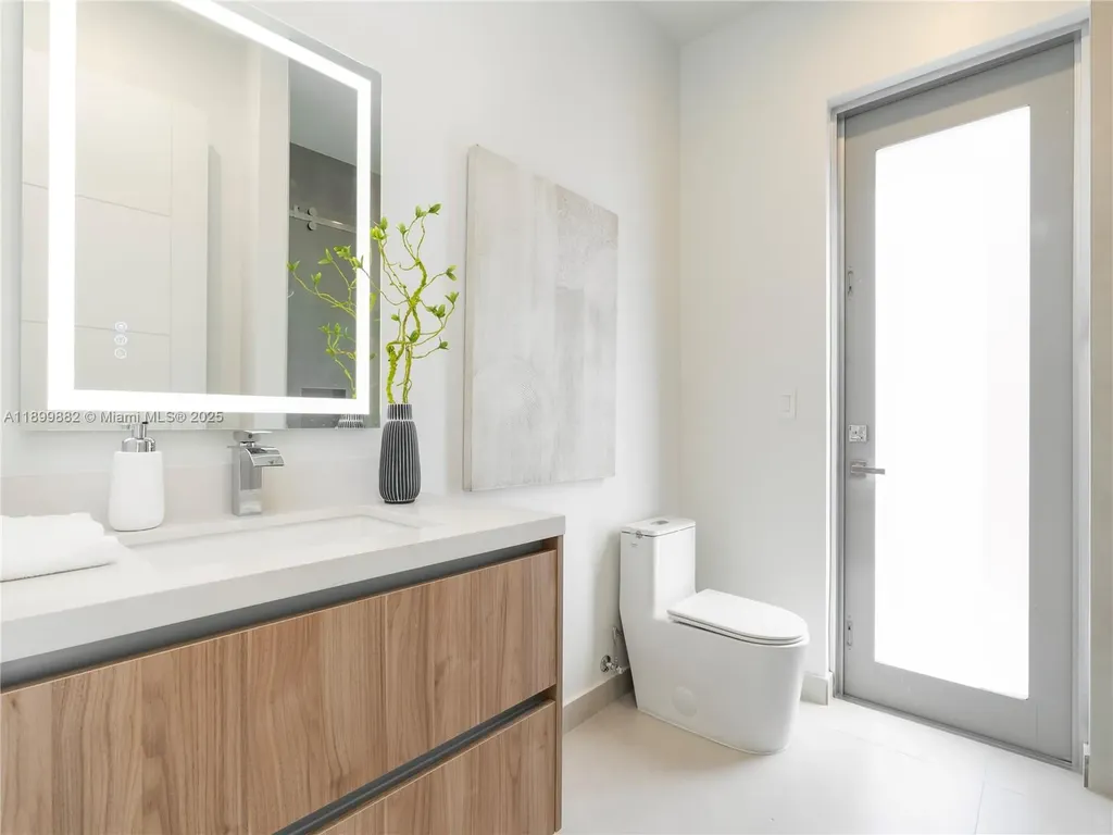 734 NE 14th Avenue Fort Lauderdale FL 33304