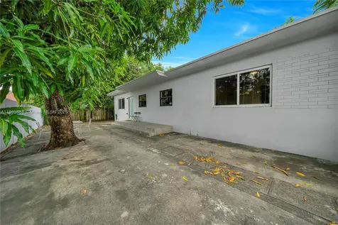 3181 NW 5th Avenue Miami FL 33127