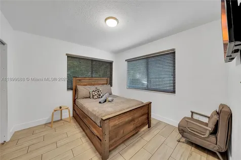 3181 NW 5th Avenue Miami FL 33127