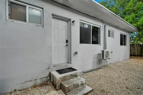 3181 NW 5th Avenue Miami FL 33127