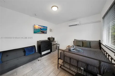 3181 NW 5th Avenue Miami FL 33127