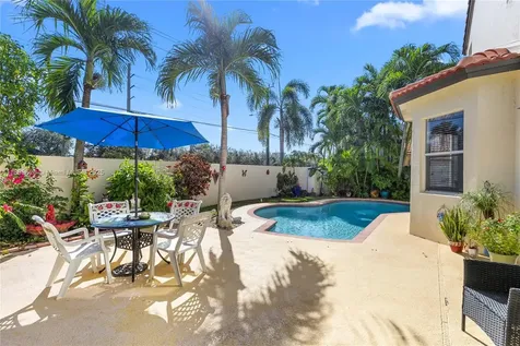 1071 NW 184th Terrace Pembroke Pines FL 33029