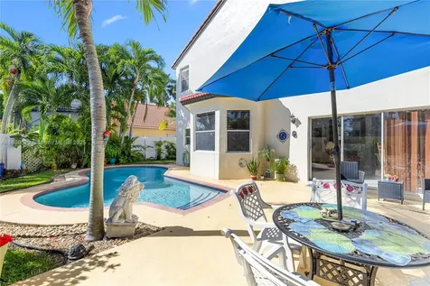 1071 NW 184th Terrace Pembroke Pines FL 33029