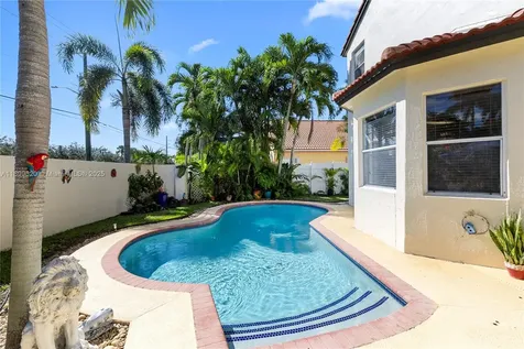 1071 NW 184th Terrace Pembroke Pines FL 33029