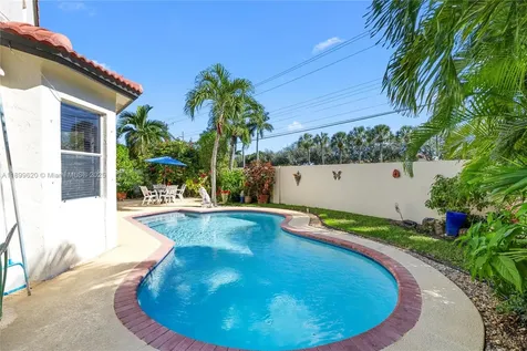 1071 NW 184th Terrace Pembroke Pines FL 33029