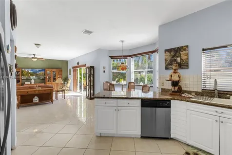 1071 NW 184th Terrace Pembroke Pines FL 33029
