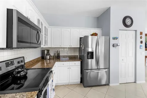 1071 NW 184th Terrace Pembroke Pines FL 33029