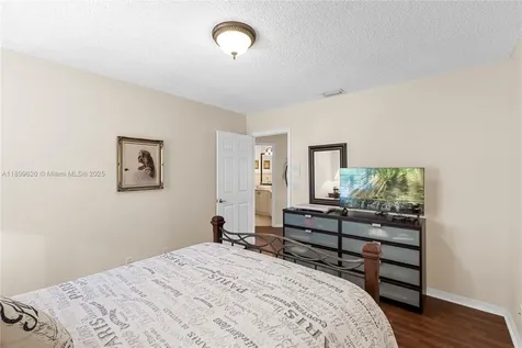 1071 NW 184th Terrace Pembroke Pines FL 33029