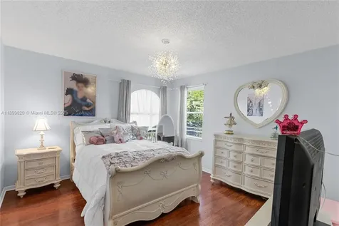 1071 NW 184th Terrace Pembroke Pines FL 33029
