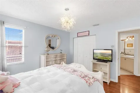 1071 NW 184th Terrace Pembroke Pines FL 33029