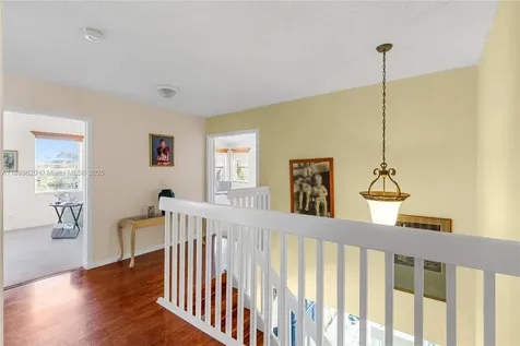 1071 NW 184th Terrace Pembroke Pines FL 33029