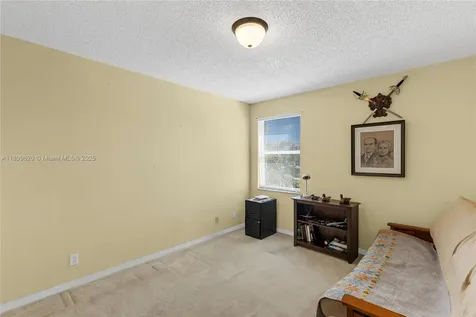 1071 NW 184th Terrace Pembroke Pines FL 33029
