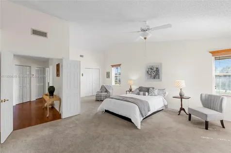 1071 NW 184th Terrace Pembroke Pines FL 33029