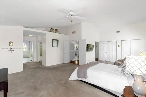 1071 NW 184th Terrace Pembroke Pines FL 33029