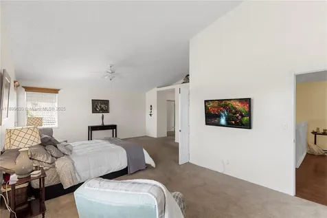 1071 NW 184th Terrace Pembroke Pines FL 33029