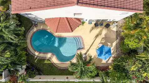 1071 NW 184th Terrace Pembroke Pines FL 33029