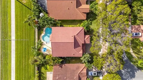 1071 NW 184th Terrace Pembroke Pines FL 33029