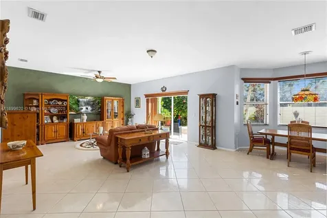 1071 NW 184th Terrace Pembroke Pines FL 33029