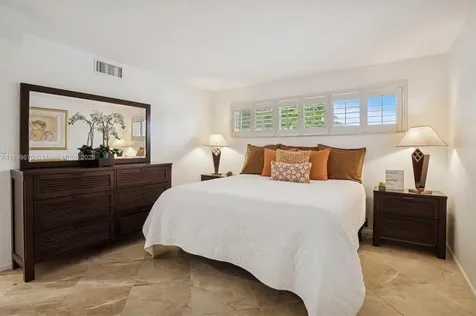 411 S Hollybrook Drive Pembroke Pines FL 33025
