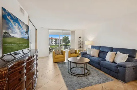 411 S Hollybrook Drive Pembroke Pines FL 33025
