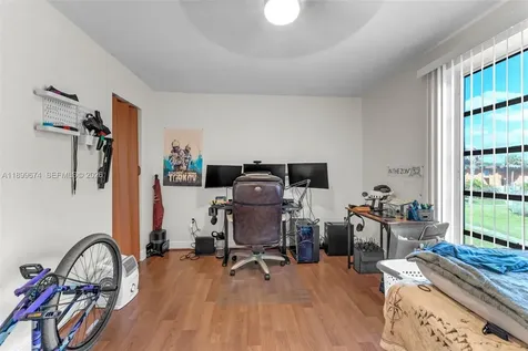 9437 SW 76th Street Miami FL 33173