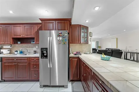 9437 SW 76th Street Miami FL 33173