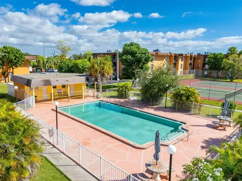 9437 SW 76th Street Miami FL 33173