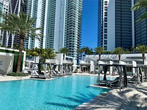 851 NE 1st Avenue Miami FL 33132